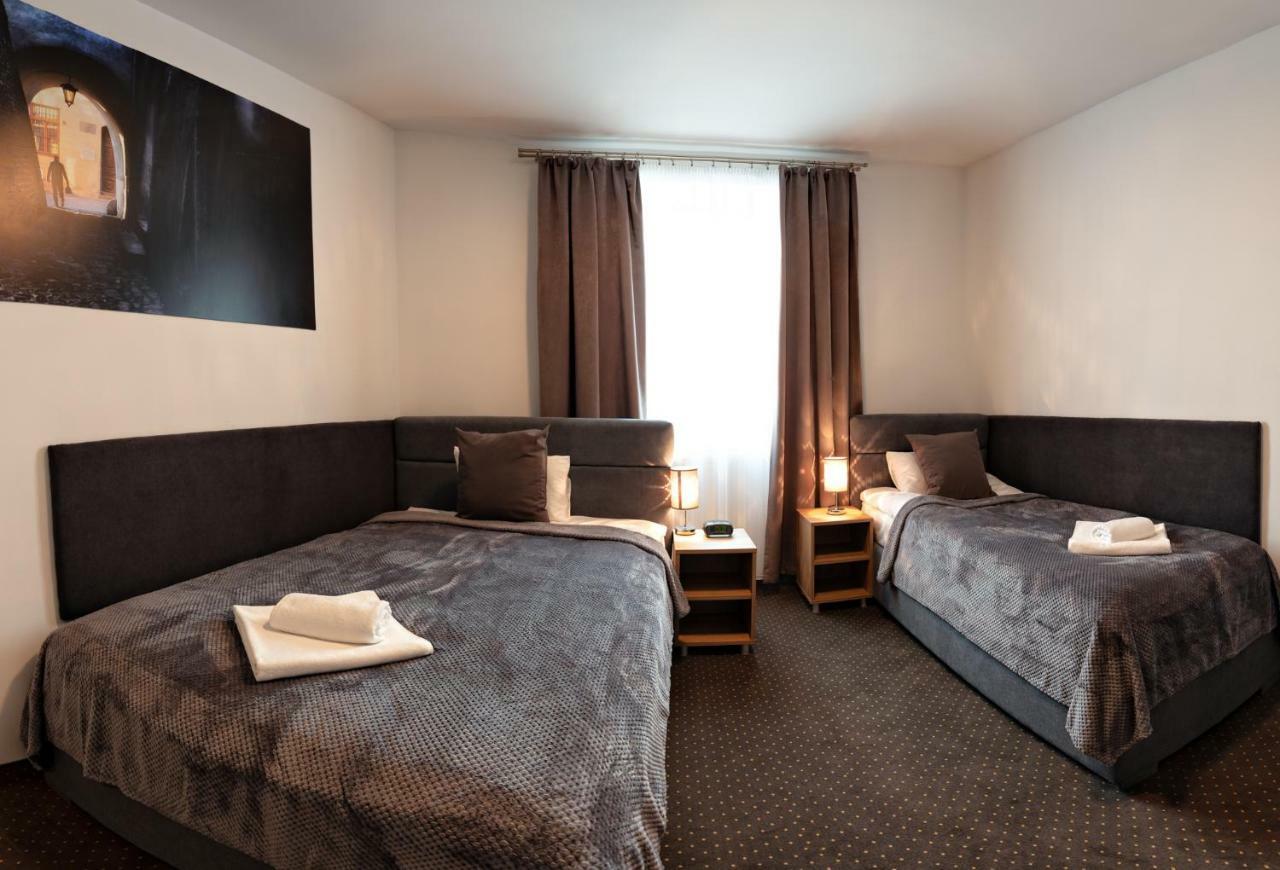 Hotel Lublin Bagian luar foto