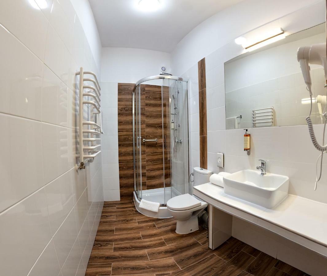 Hotel Lublin Bagian luar foto